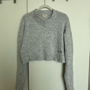 Adanola Light Gray V-Neck Cropped Sweater